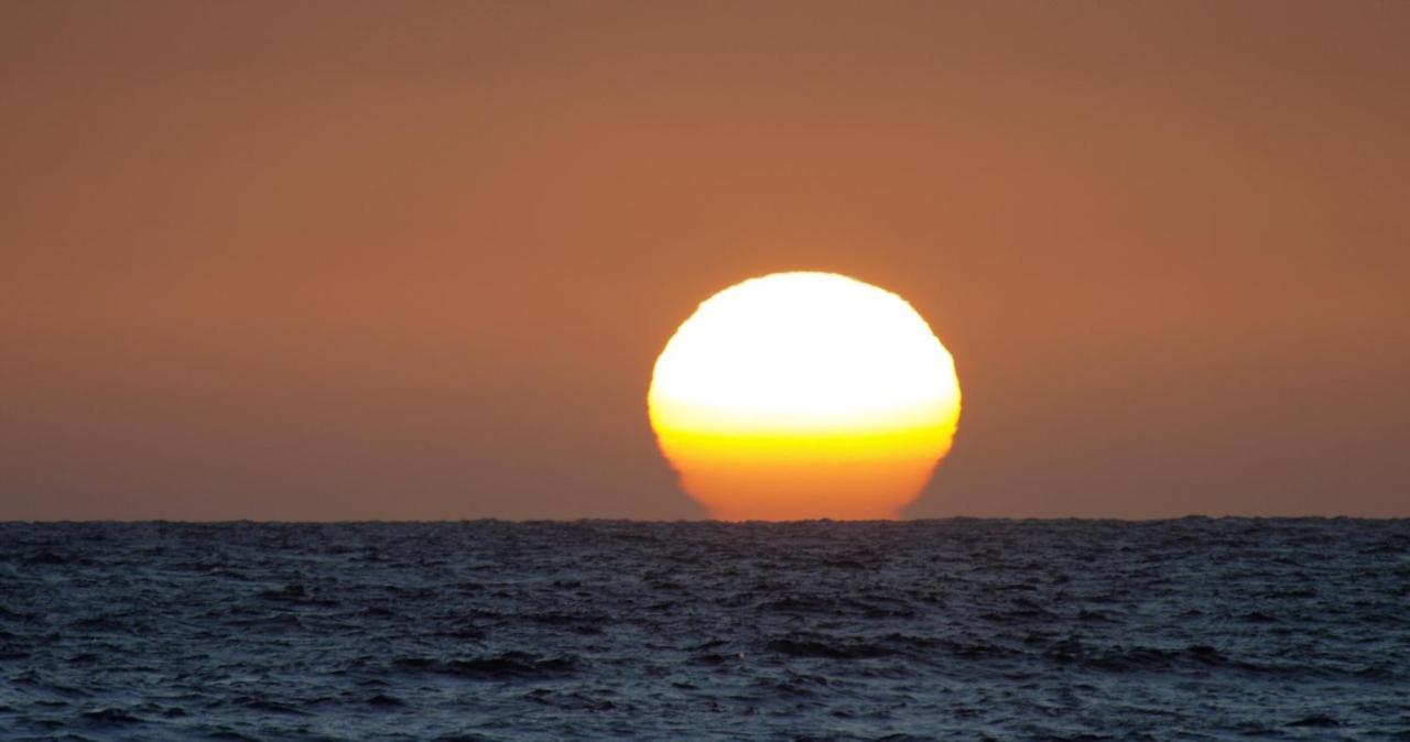 Апартаменты Sunrise Directly At The Sea Ла-Марета Экстерьер фото